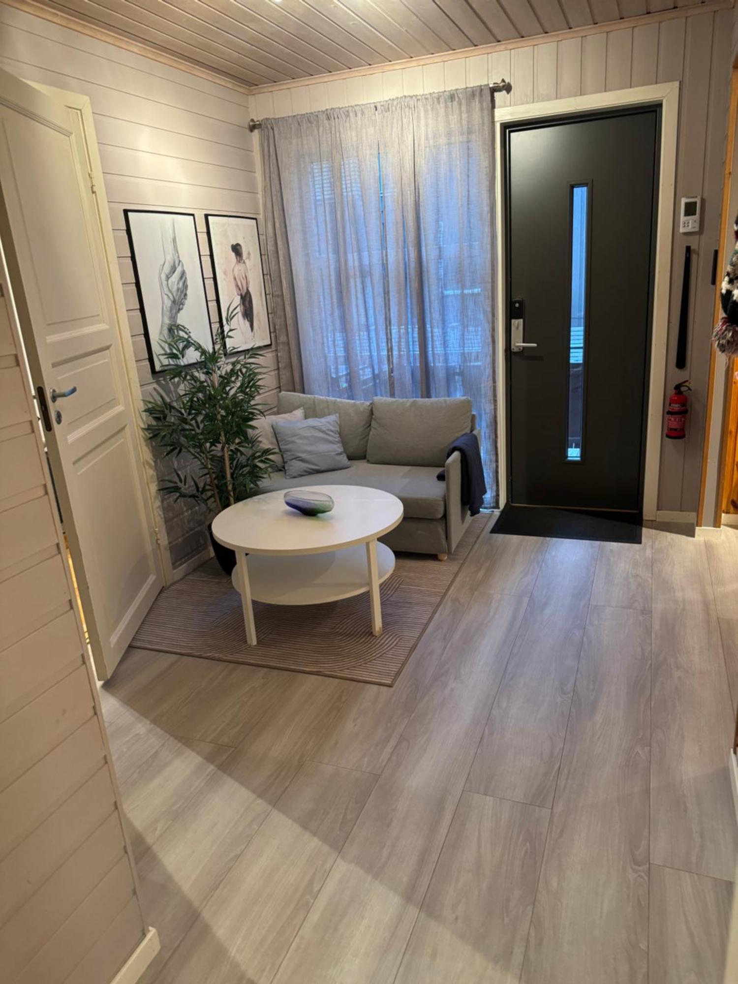 Very Centrally Located Apartment With Free Parking Тромсё Экстерьер фото