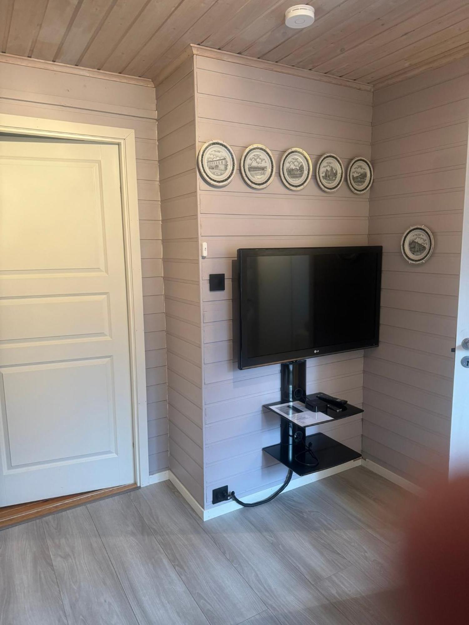 Very Centrally Located Apartment With Free Parking Тромсё Экстерьер фото